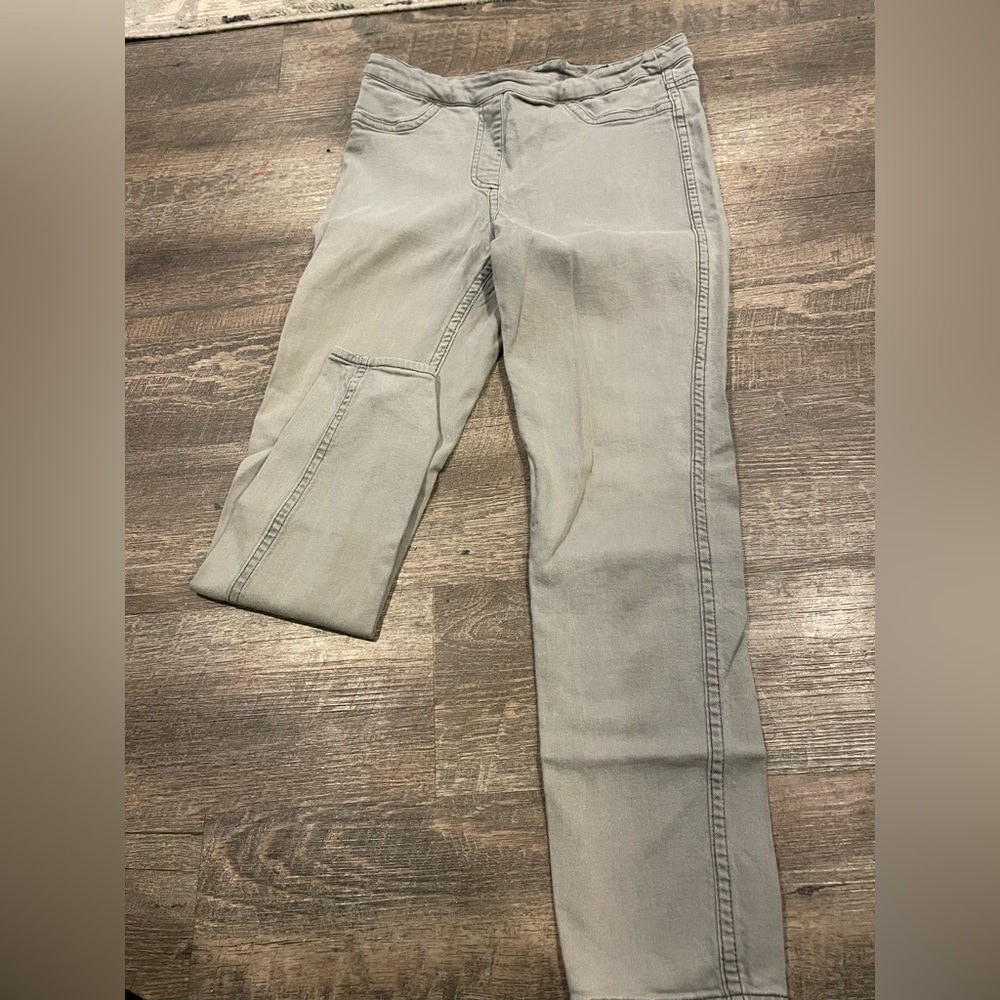 Light grey women’s pants
